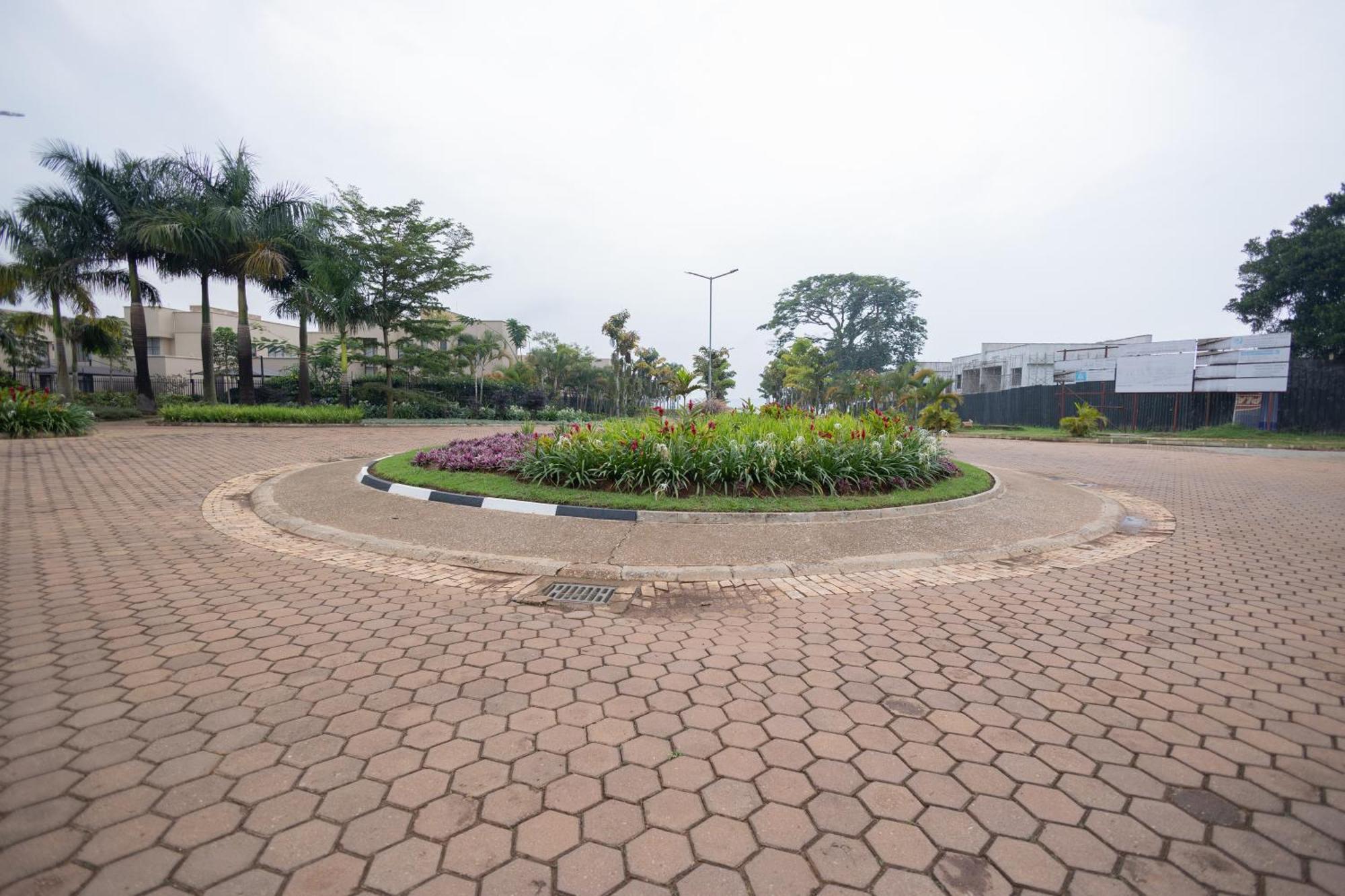 In 1 * Entebbe