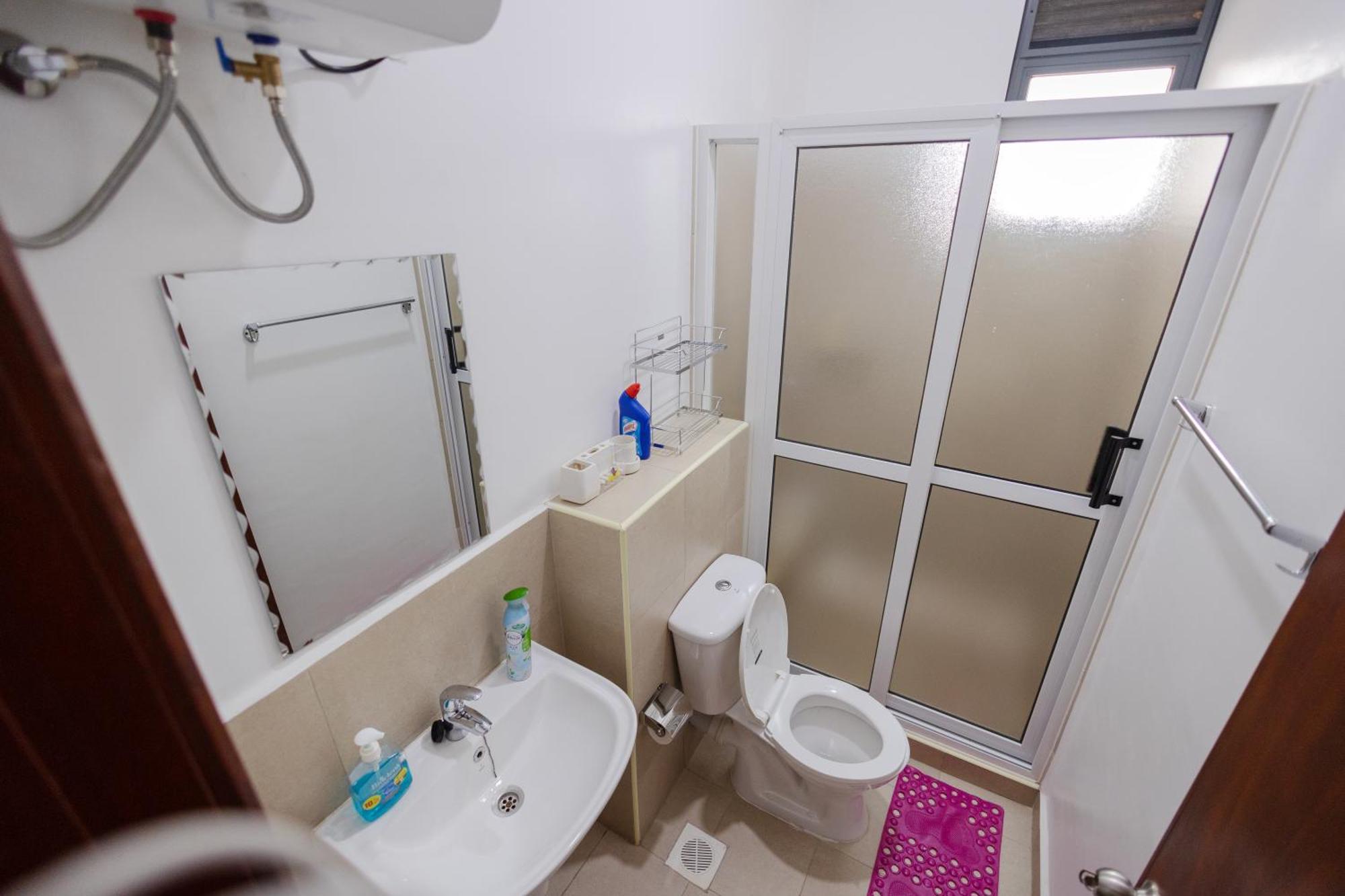 In 1 Apartment *