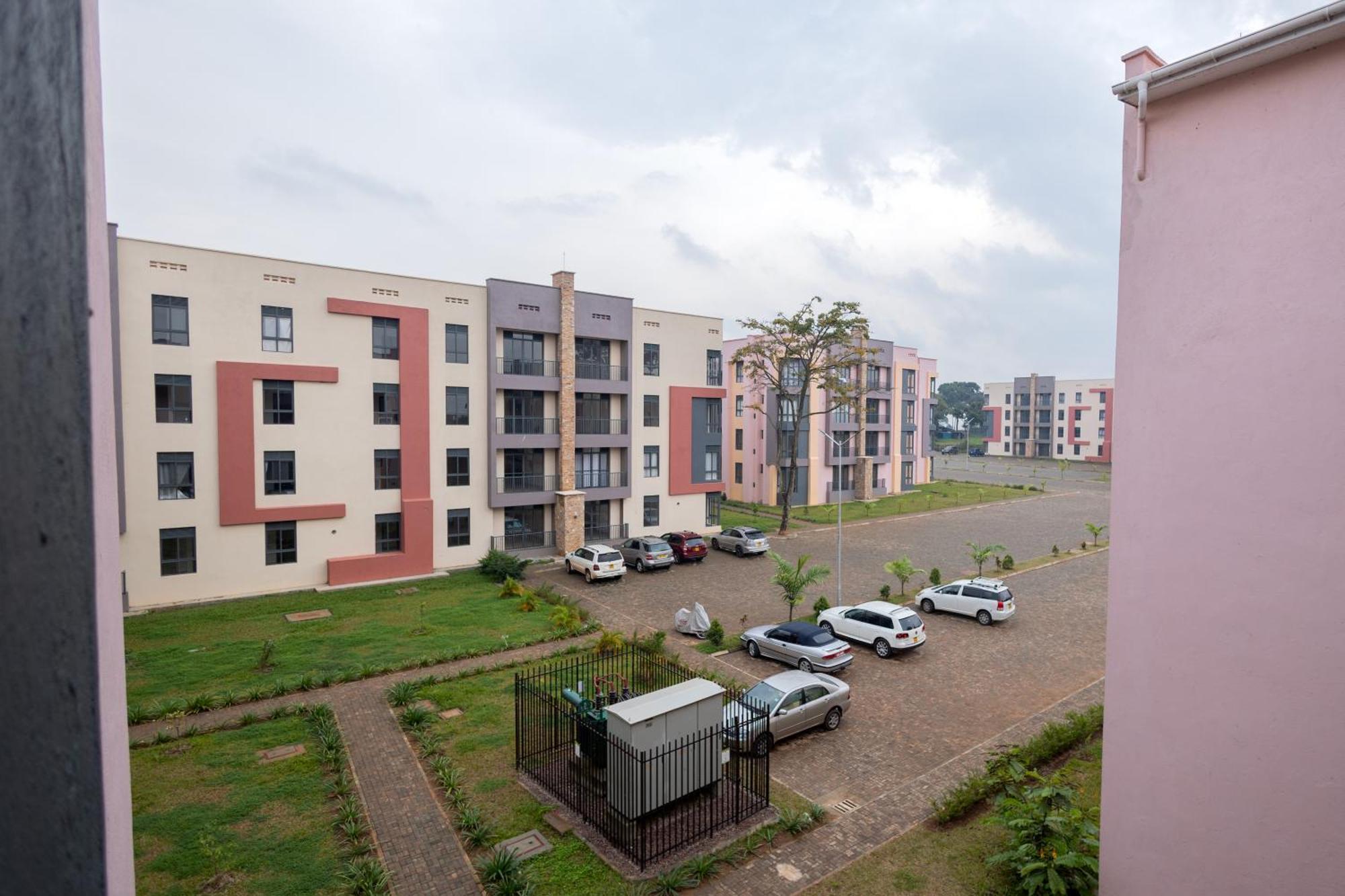 In 1 Apartment